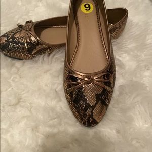 Wanted women snake print memory foam flats size 6